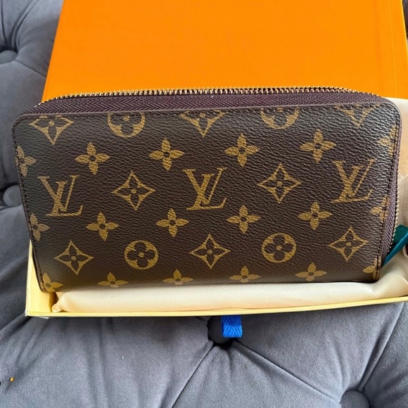 Handbags - Monogram Zippy wallet